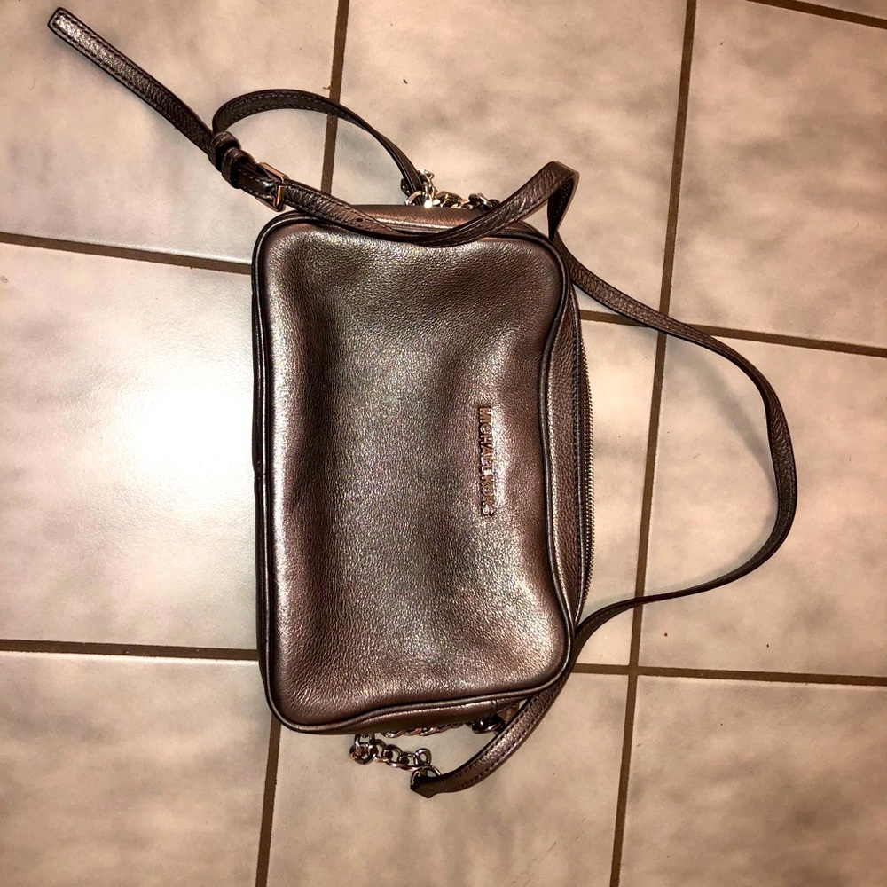 Michael Kors purse. Smoke free pet free home.